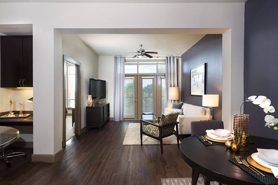 Townhouse for rent at 2125 Yale St #435, Houston, TX 77008
