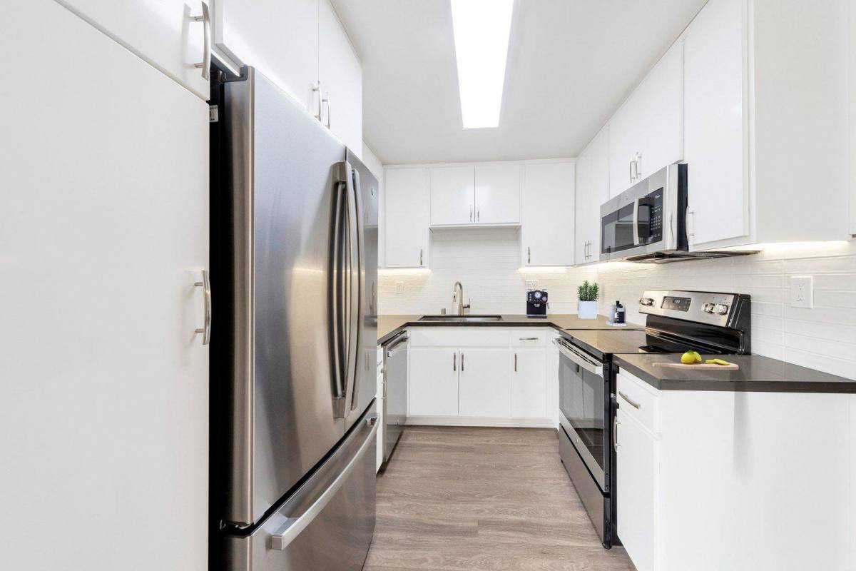 Apartment for rent at 525 E Magnolia Blvd N, Burbank, CA 91501