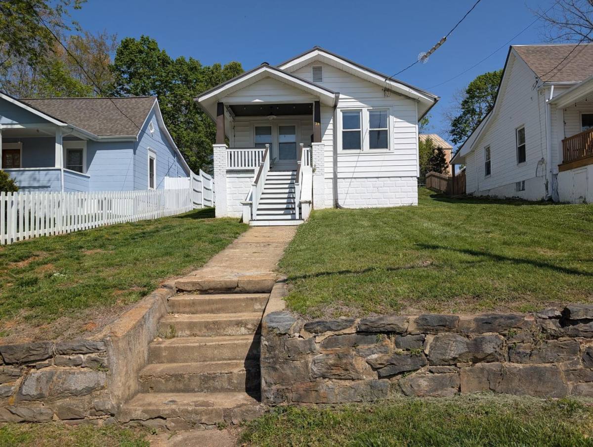 House for rent at 28 Woodrow Ave, Asheville, NC 28801