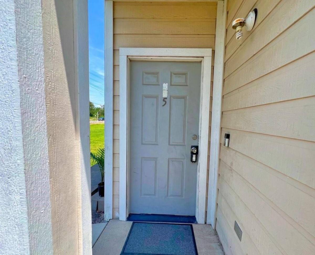 Apartment for rent at 13121 Vickery St, Houston, TX 77039