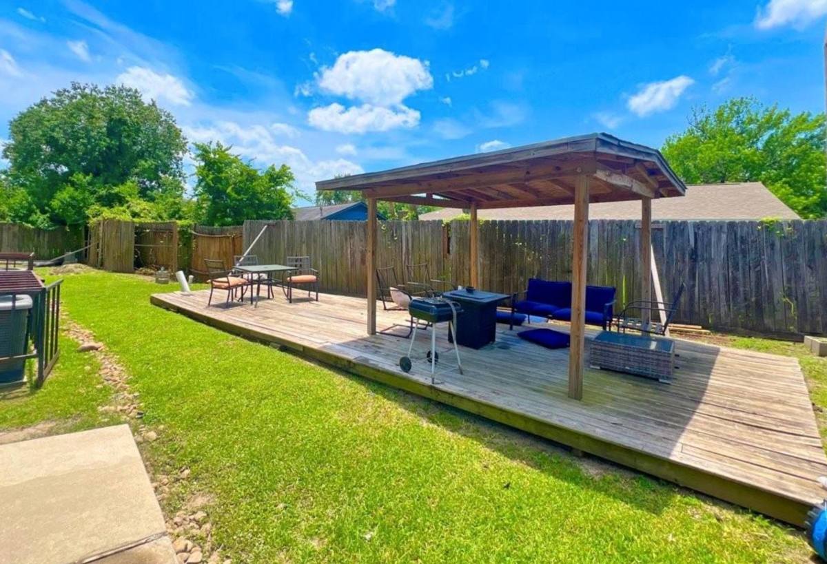 Apartment for rent at 13121 Vickery St, Houston, TX 77039