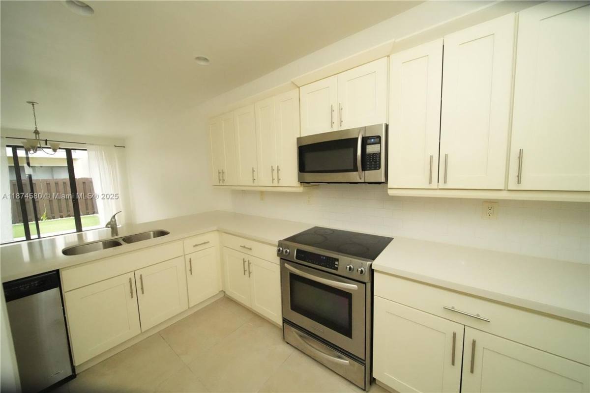 Townhouse for rent at 10457 NW 61st St, Miami, FL 33178