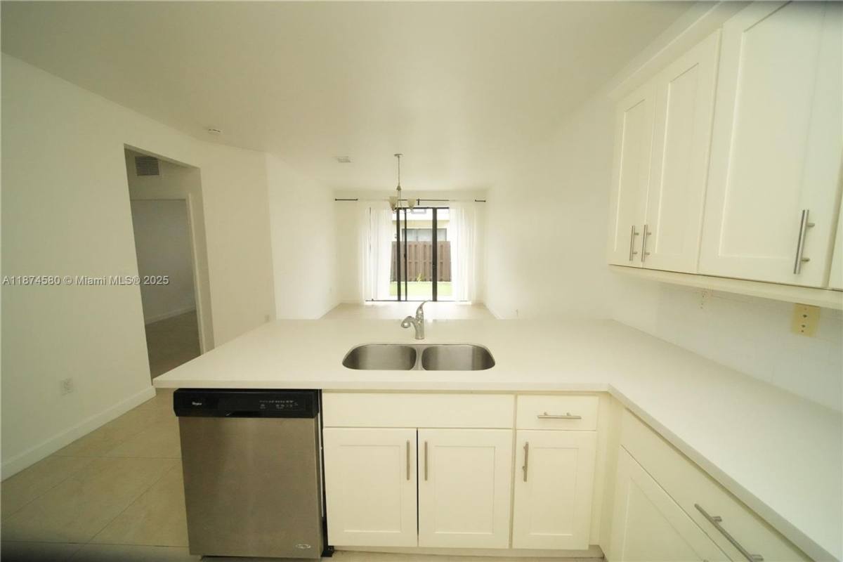 Townhouse for rent at 10457 NW 61st St, Miami, FL 33178
