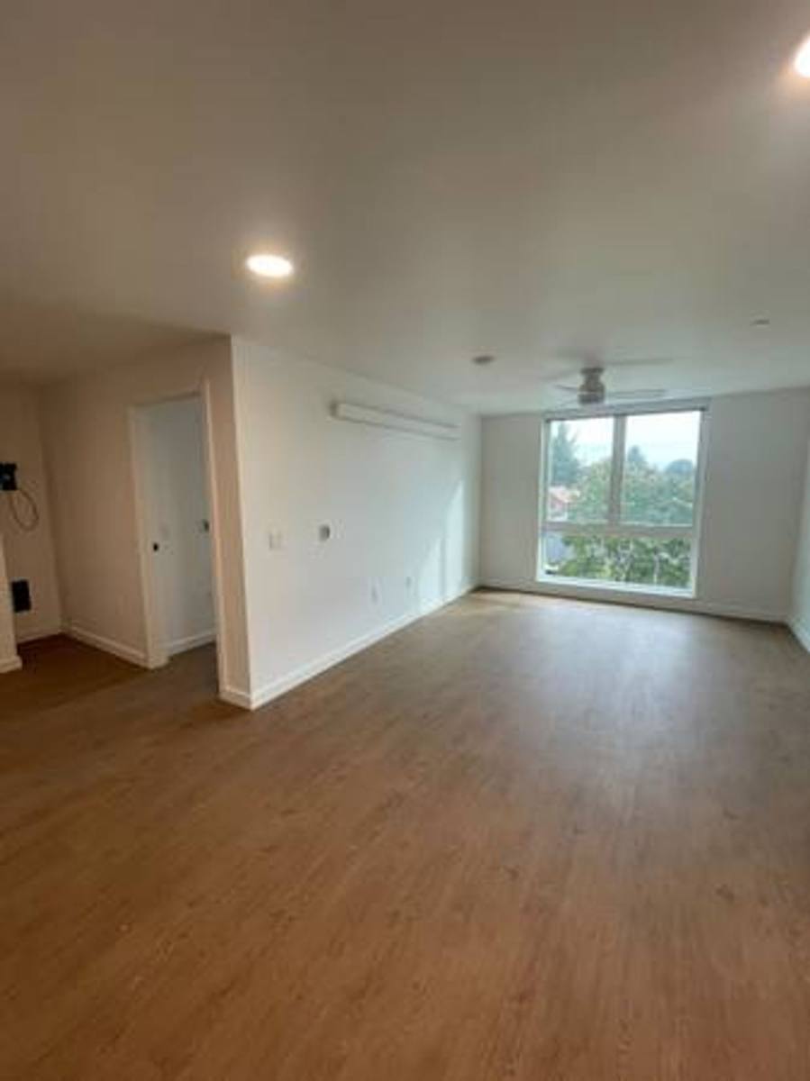Apartment for rent at 5560 NE 42nd Ave, Portland, OR 97218