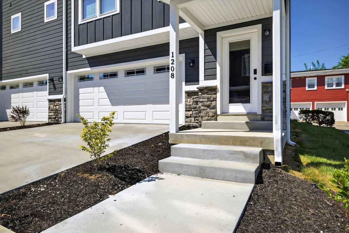 Townhouse for rent at 1120 N College Ave, Bloomington, IN 47404