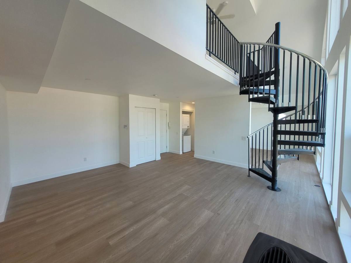 Townhouse for rent at 399 H St, Blaine, WA 98230