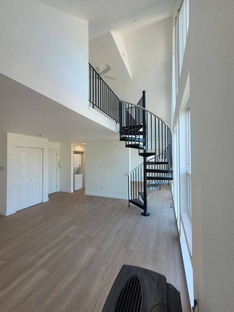 Townhouse for rent at 399 H St, Blaine, WA 98230