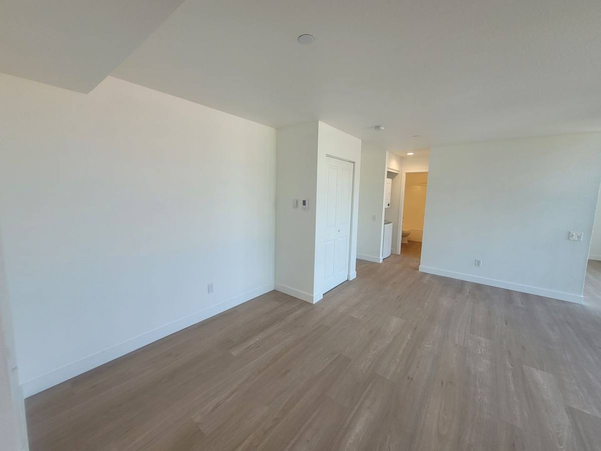 Townhouse for rent at 399 H St, Blaine, WA 98230