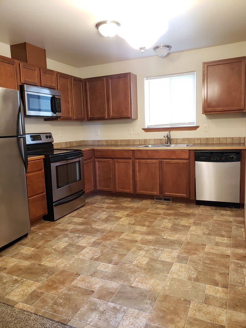 Apartment for rent at 564 11th St NE, East Wenatchee, WA 98802