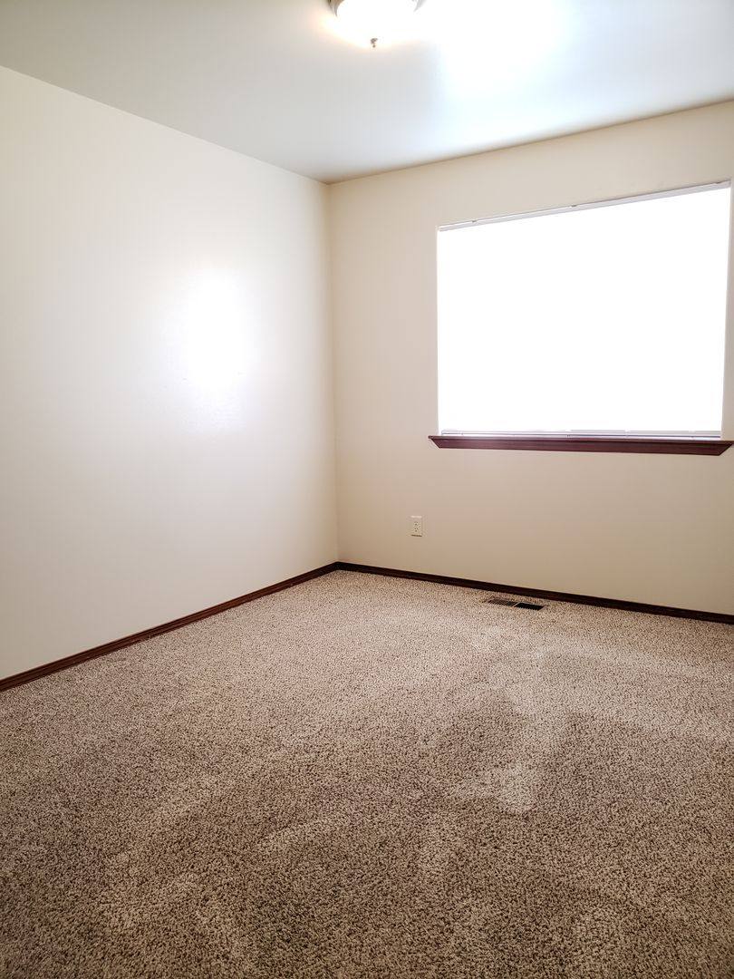Apartment for rent at 564 11th St NE, East Wenatchee, WA 98802