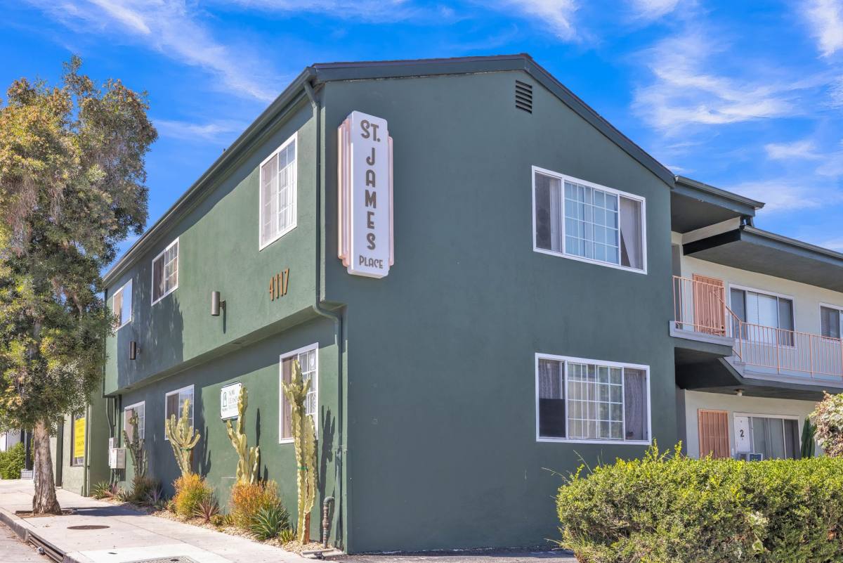 Apartment for rent at 4117 E 7th St, Long Beach, CA 90804