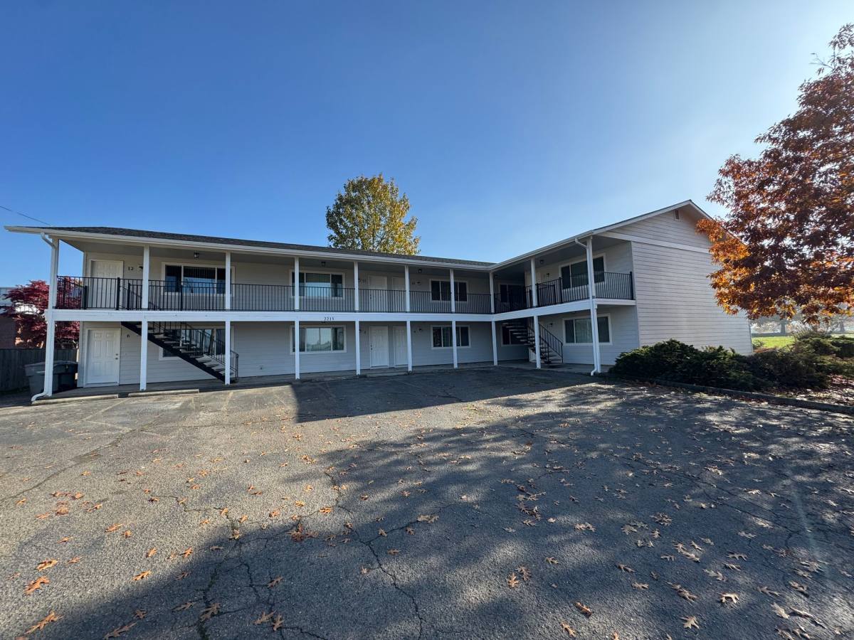 Apartment for rent at 2215 Elm St SW, Albany, OR 97321