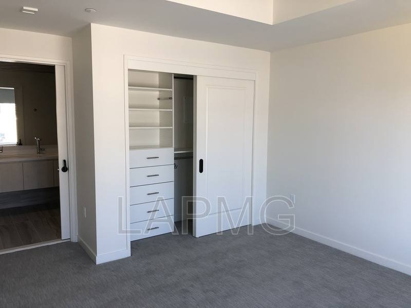 Condo for rent at 1050 S Grand Ave #1404, Los Angeles, CA 90015