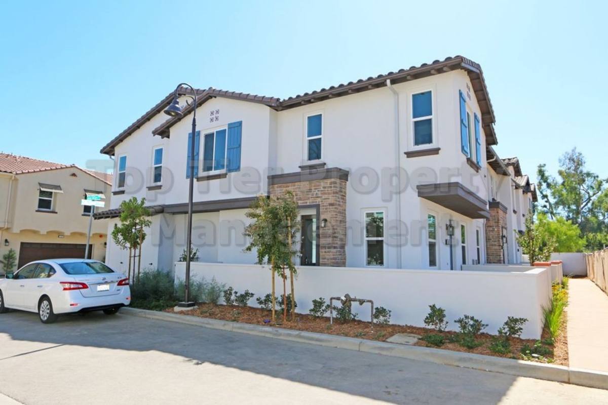 Townhouse for rent at 4113 Calle Arbol, Oceanside, CA 92057