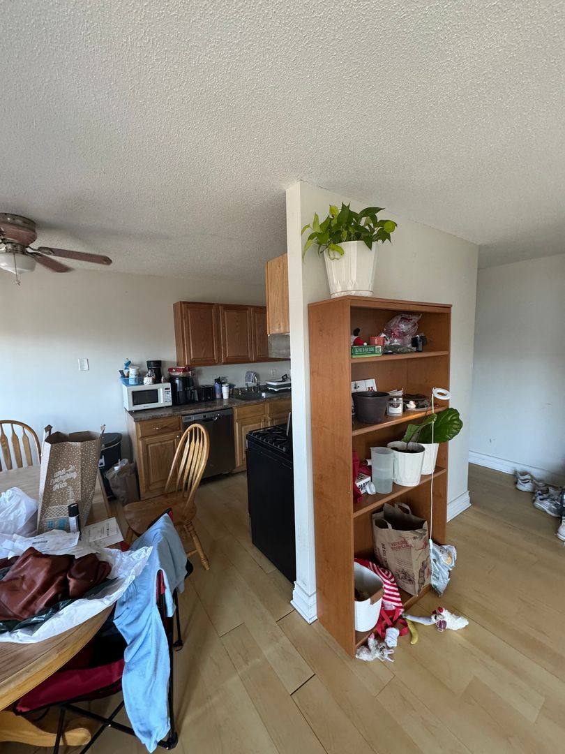 Apartment for rent at 1004 7th St SE, Minneapolis, MN 55414