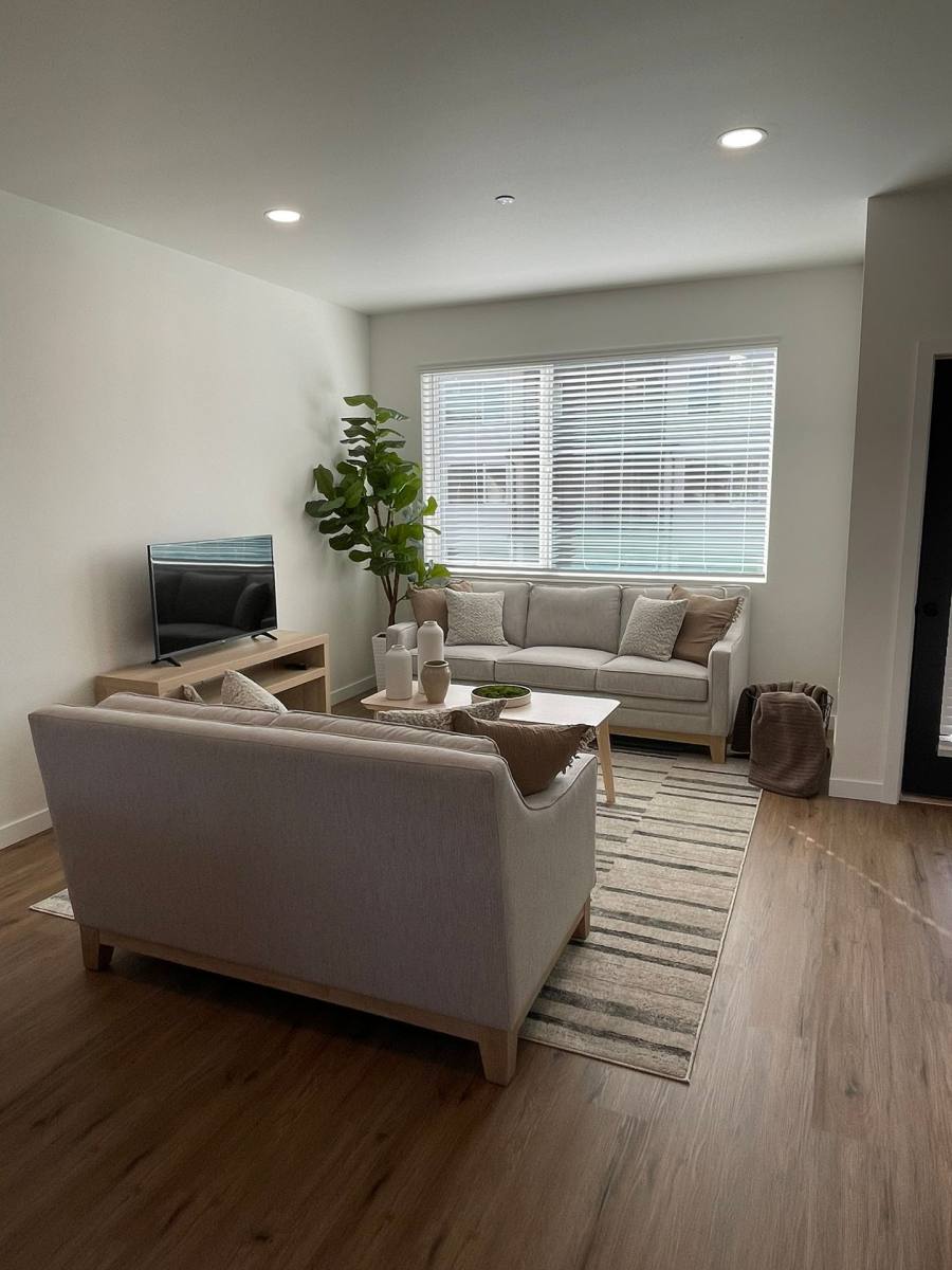 Townhouse for rent at 14122 Canyon Rd E, Puyallup, WA 98373