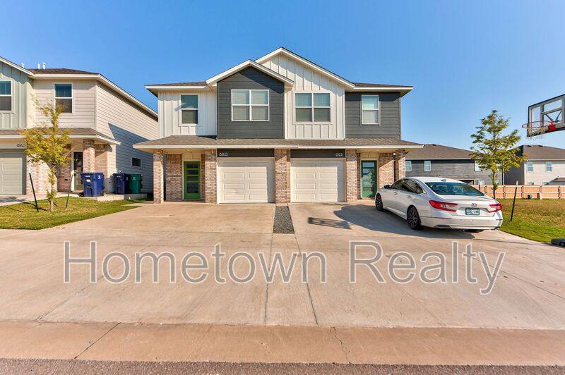 Townhouse for rent at 8923 NW 109th Terrace, Oklahoma City, OK 73162