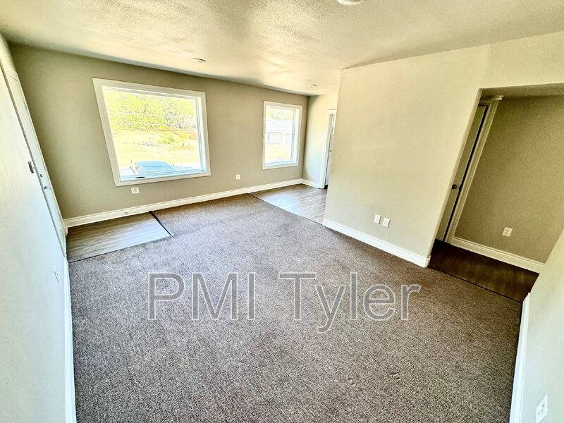 Apartment for rent at 1816 W Oakwood St, Tyler, TX 75702