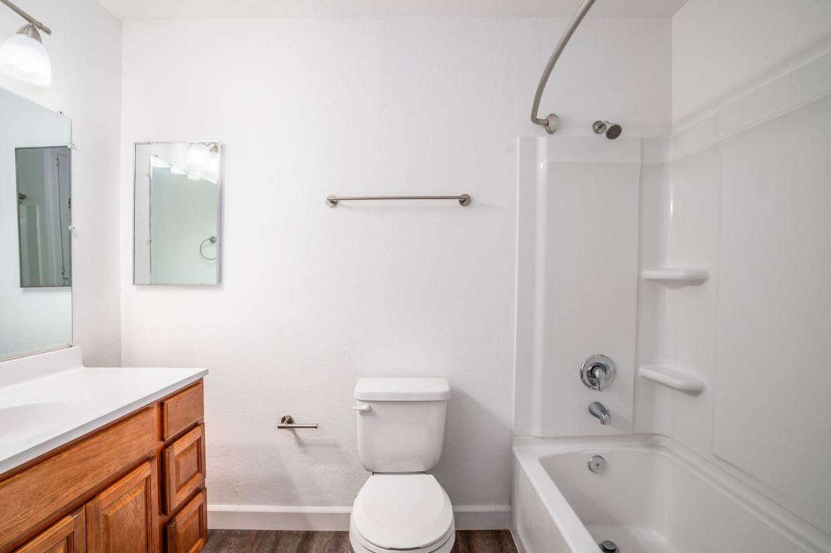Apartment for rent at 7087 N Thorne Ave, Fresno, CA 93650
