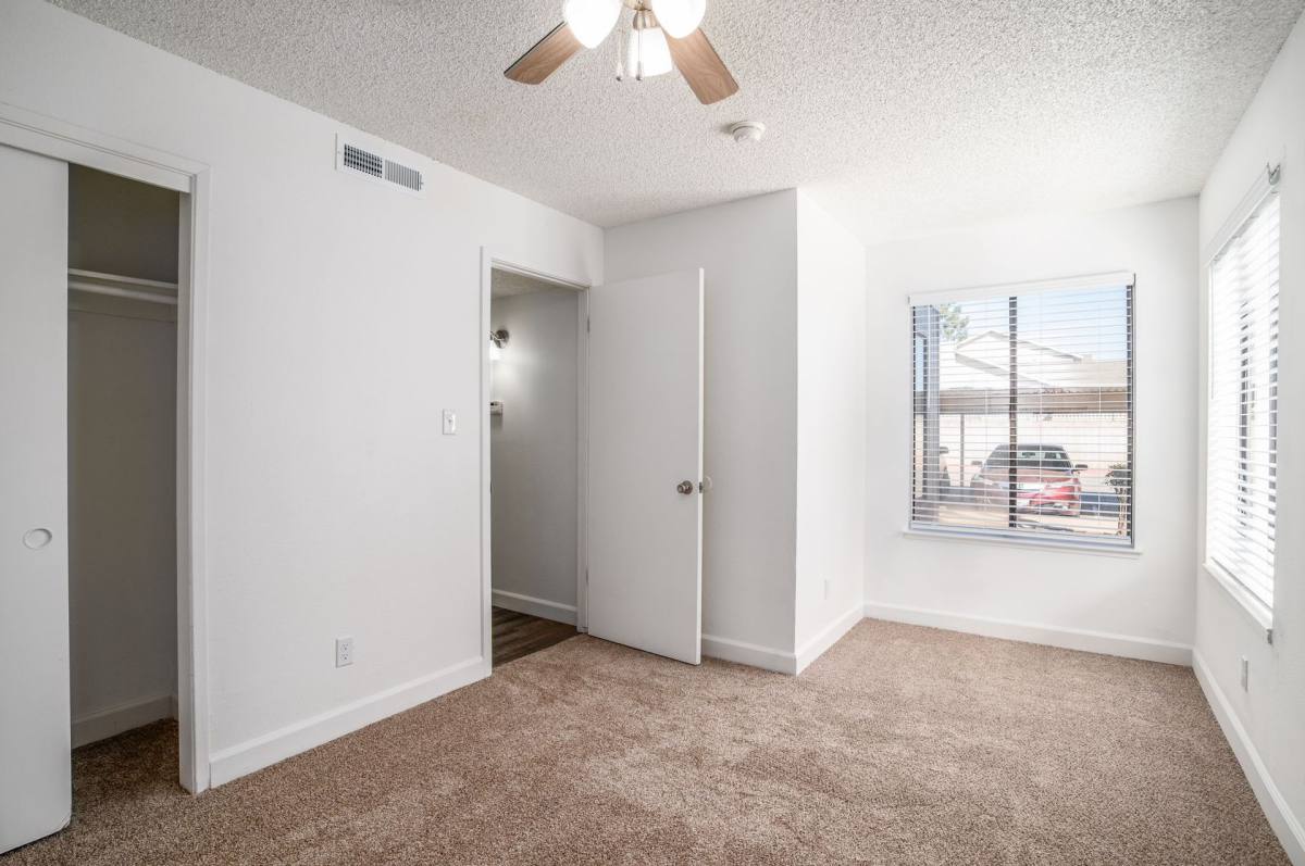 Apartment for rent at 7087 N Thorne Ave, Fresno, CA 93650
