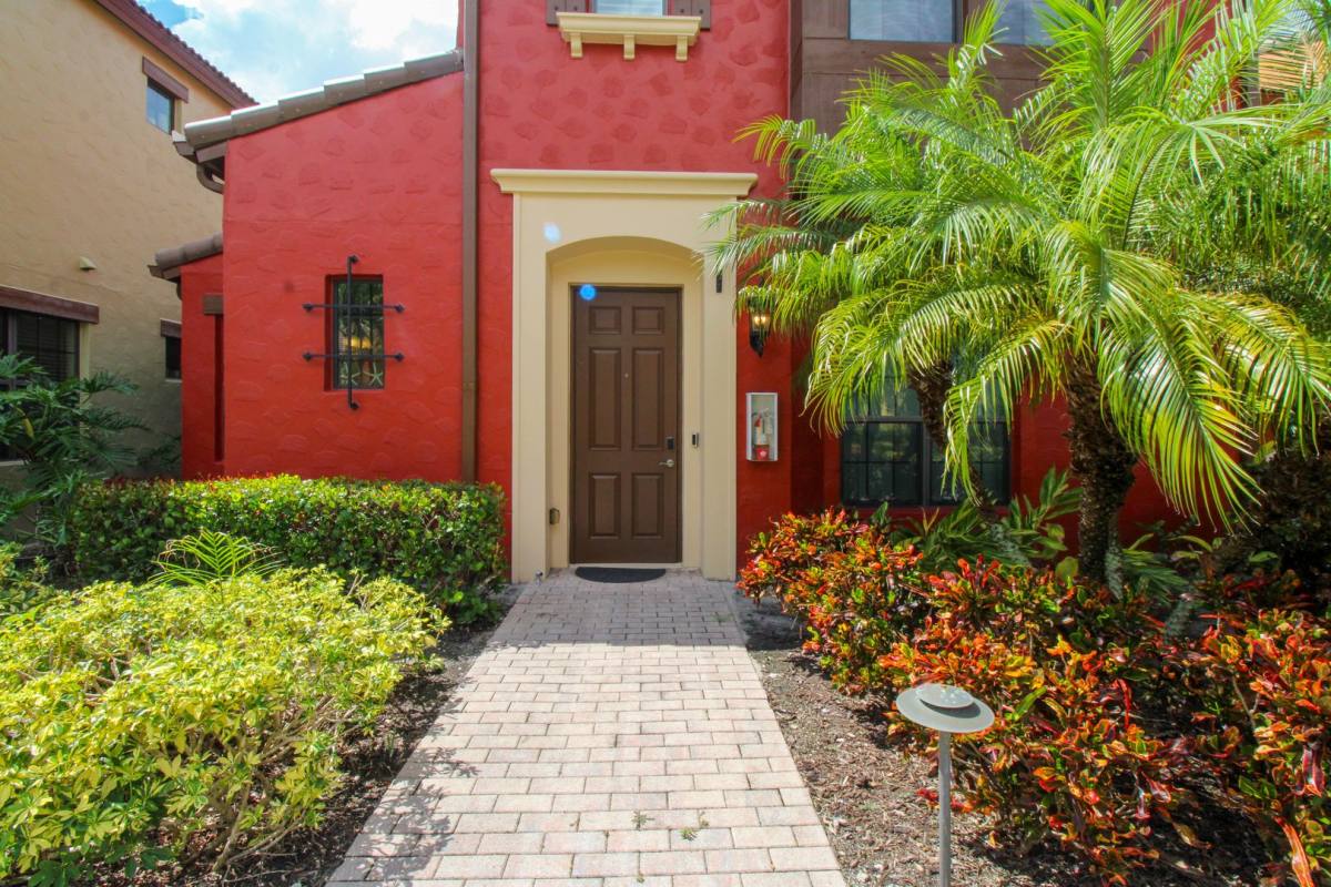 House for rent at 9025 Alturas St, Naples, FL 34113