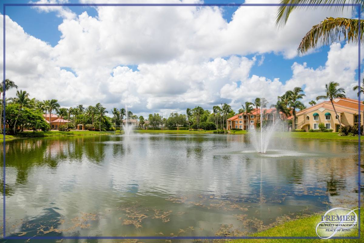 Condo for rent at 1235 Wildwood Lakes Blvd, Naples, FL 34104