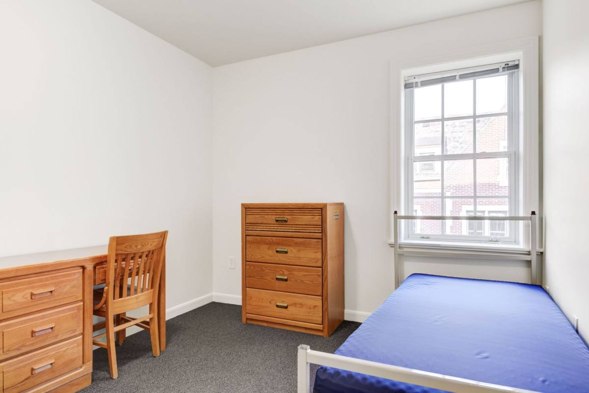 Apartment for rent at 616 Monroe St, Ann Arbor, MI 48104