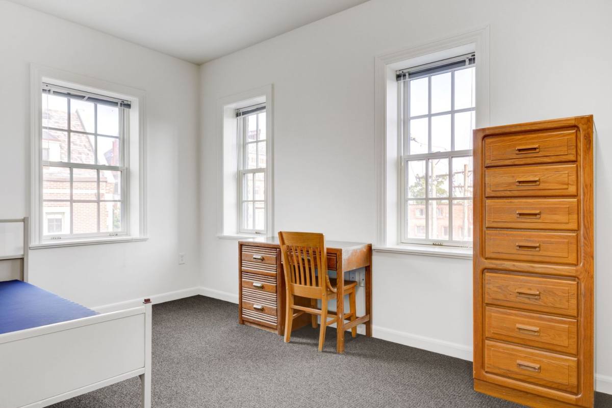 Apartment for rent at 616 Monroe St, Ann Arbor, MI 48104
