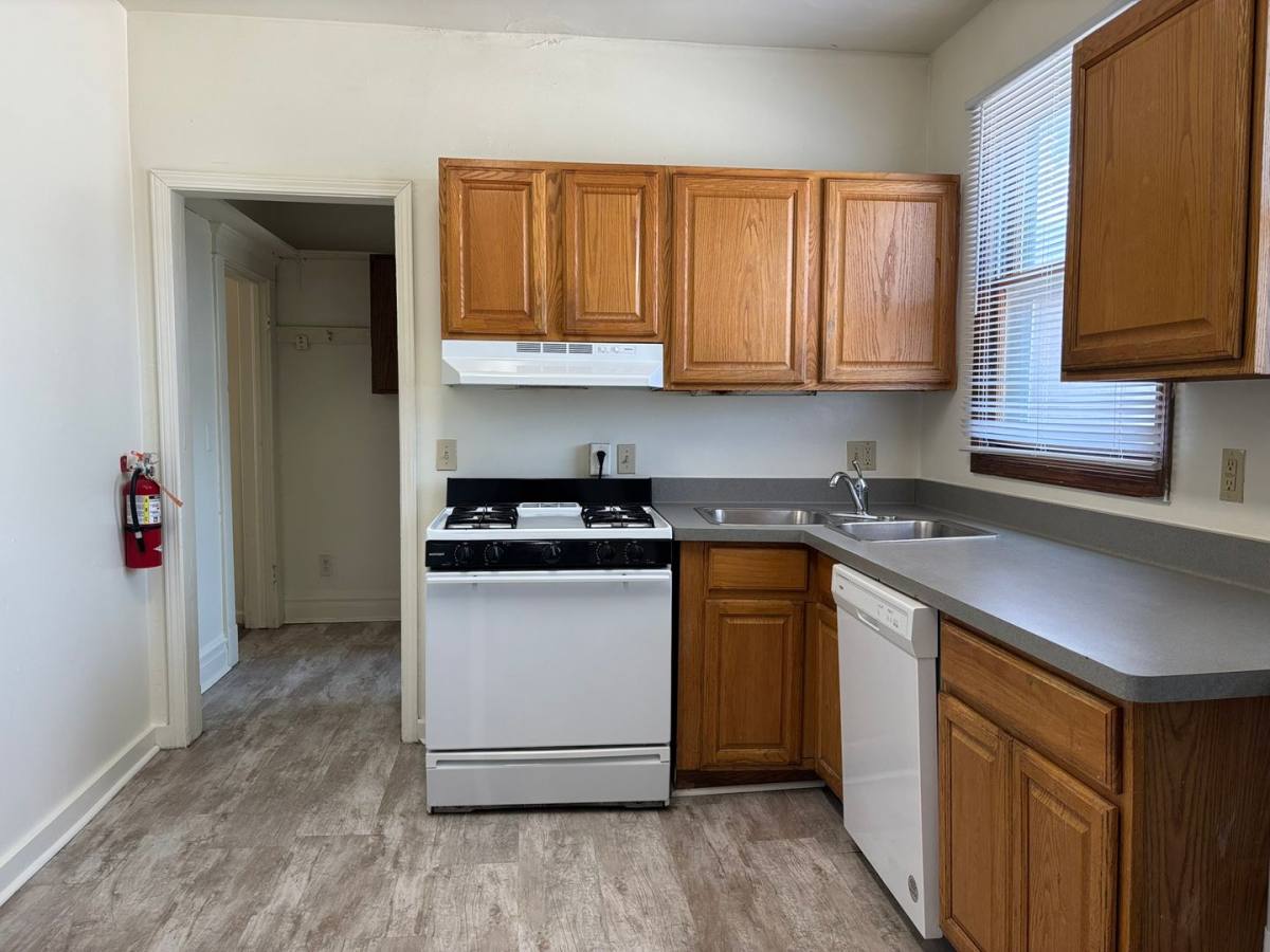 Apartment for rent at 524 S Forest Ave, Ann Arbor, MI 48104