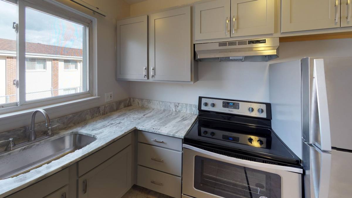 Apartment for rent at 3210 Greenfield Rd, Royal Oak, MI 48073
