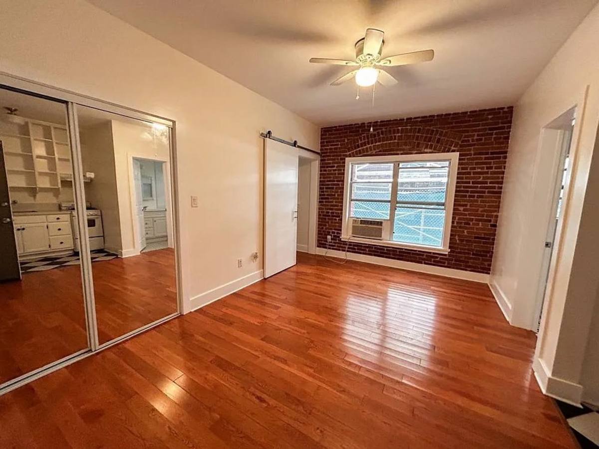 Apartment for rent at 2737 Francis Ave, Los Angeles, CA 90005
