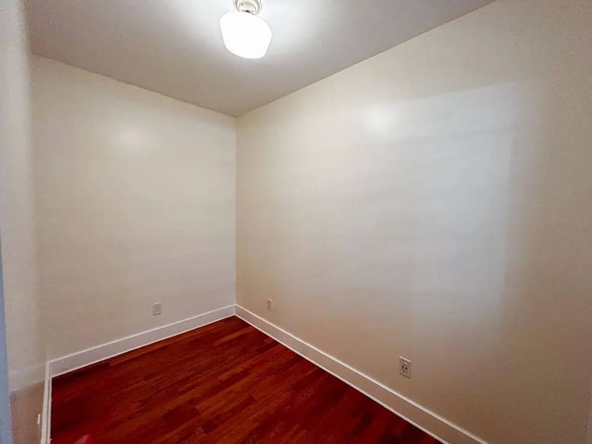 Apartment for rent at 2737 Francis Ave, Los Angeles, CA 90005