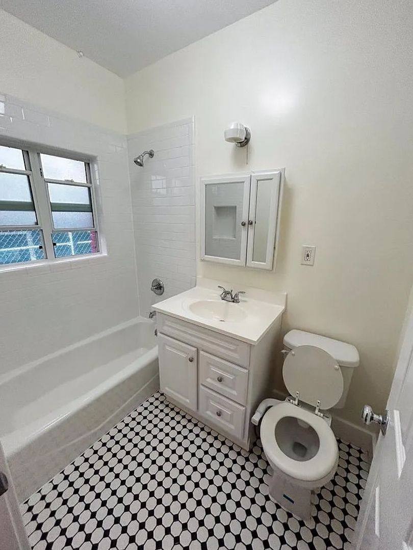 Apartment for rent at 2737 Francis Ave, Los Angeles, CA 90005