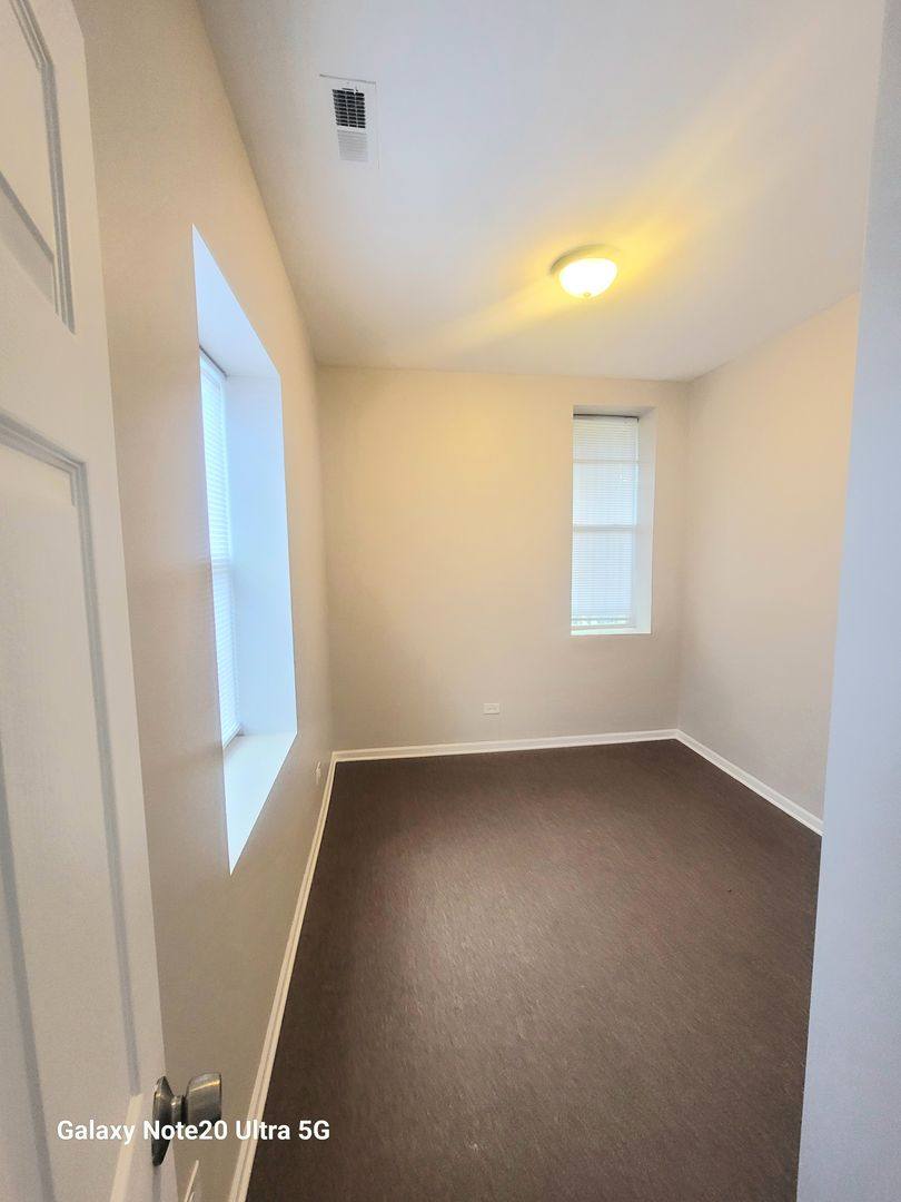 Apartment for rent at 1423 S Drake Ave, Chicago, IL 60623