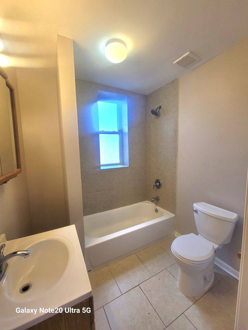 Apartment for rent at 1423 S Drake Ave, Chicago, IL 60623