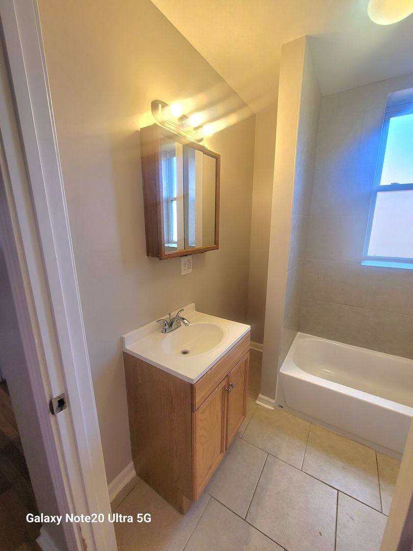 Apartment for rent at 1423 S Drake Ave, Chicago, IL 60623