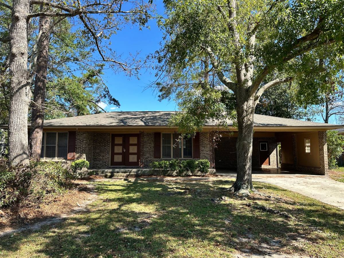 House for rent at 4110 Oak Dr, Valdosta, GA 31605