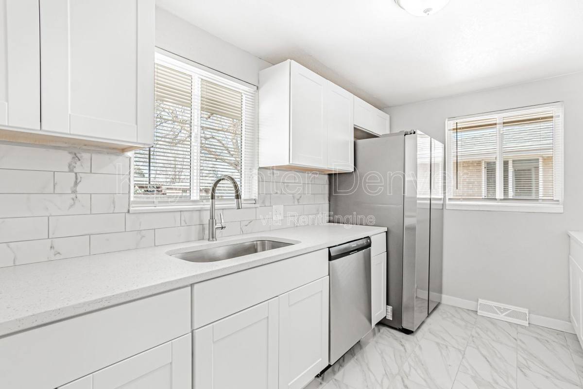 Townhouse for rent at 3365 N Poplar St, Denver, CO 80207