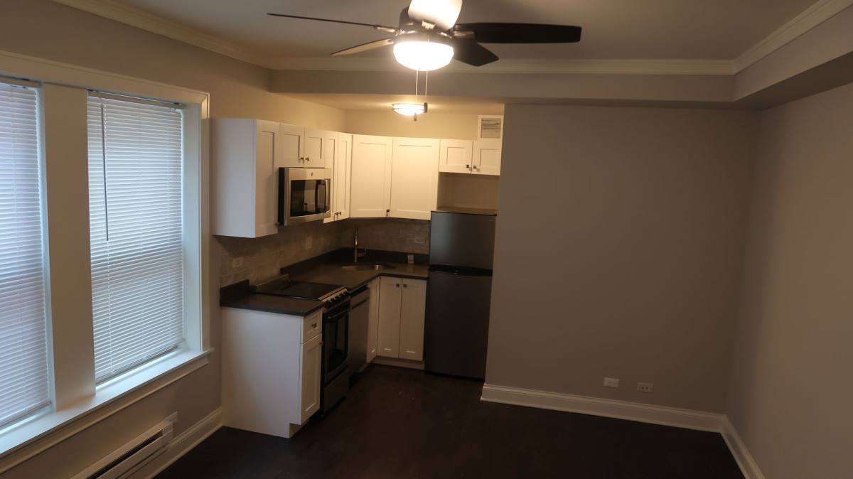 Apartment for rent at 640 W Wrightwood Ave #403, Chicago, IL 60614