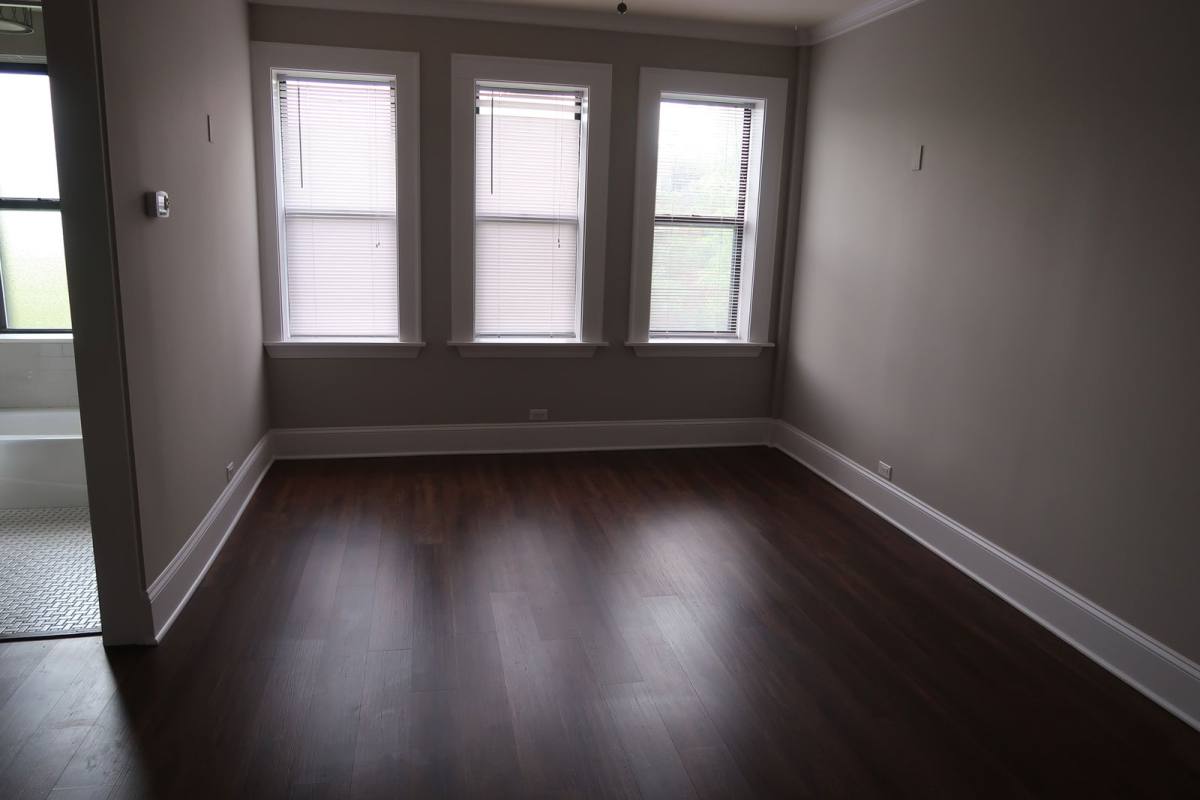 Apartment for rent at 817 W Lakeside Place #402, Chicago, IL 60640