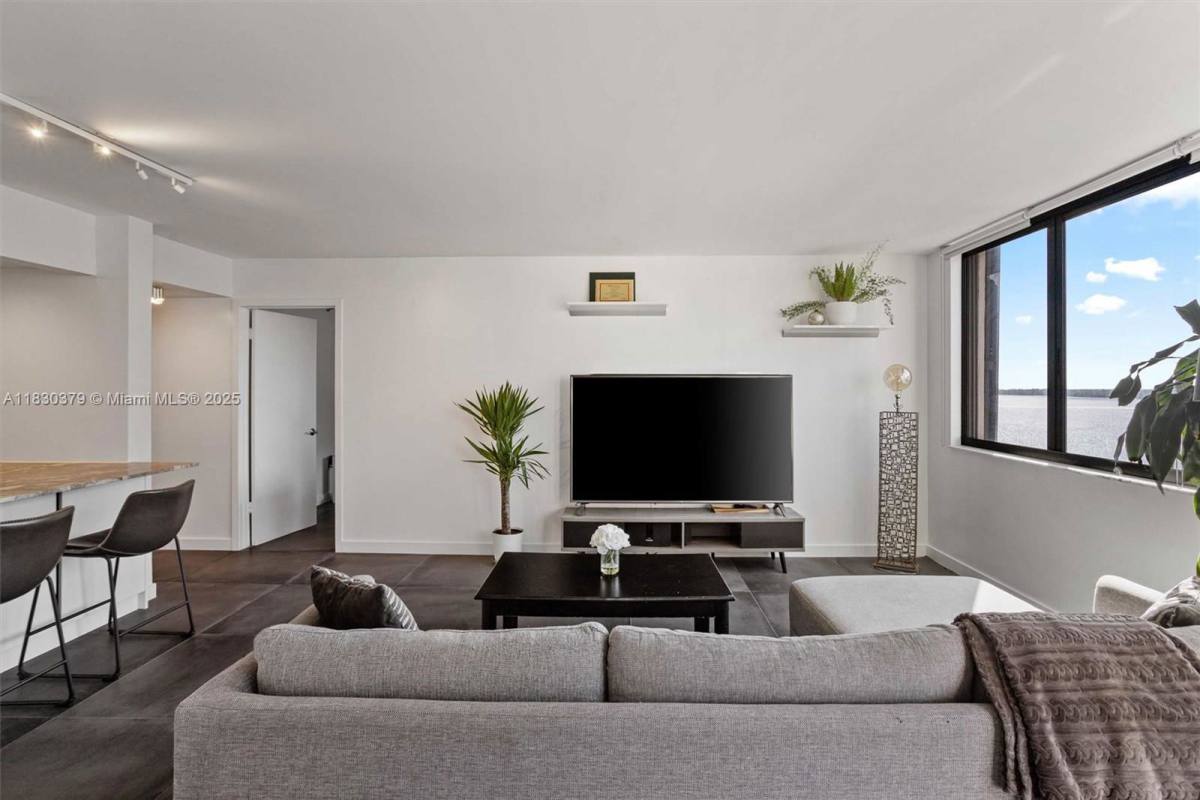 Apartment for rent at 540 Brickell Key Dr #1519, Miami, FL 33131