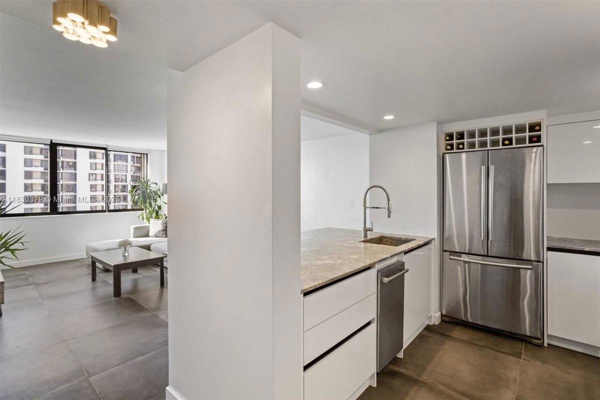 Apartment for rent at 540 Brickell Key Dr #1519, Miami, FL 33131