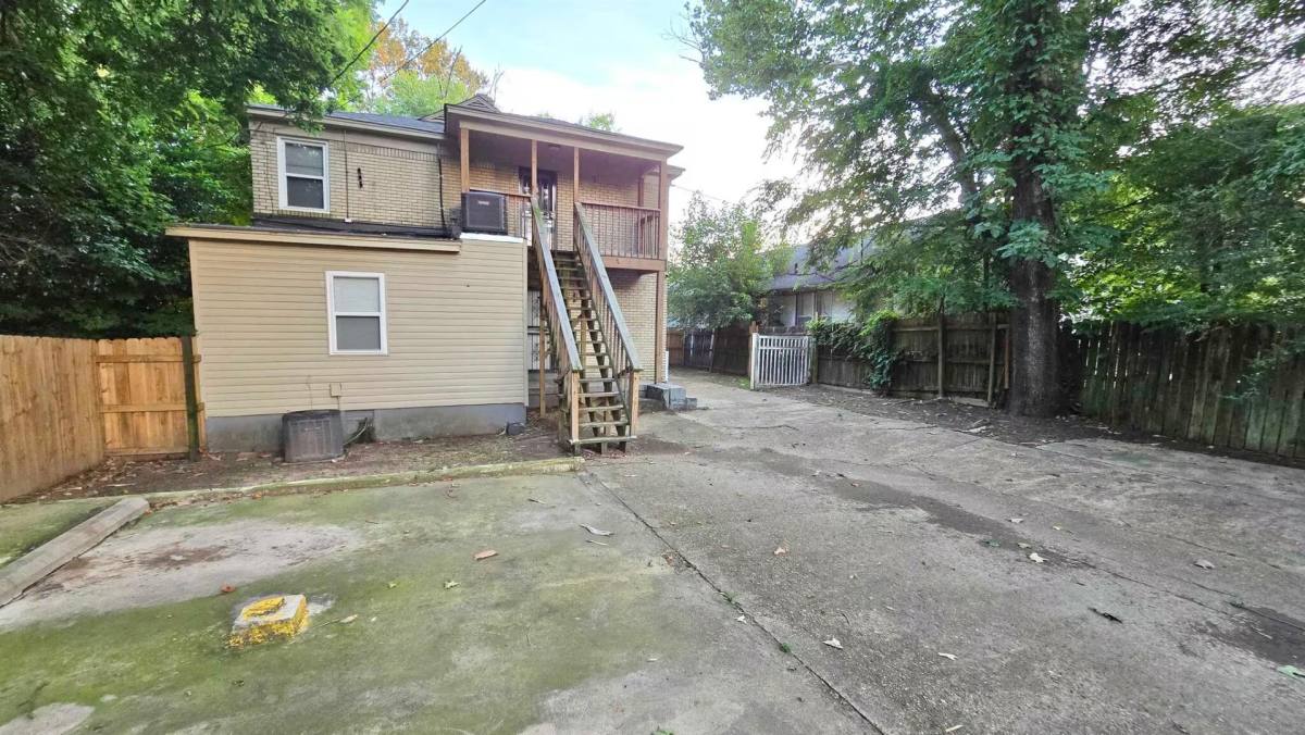 Apartment for rent at 1540 Tutwiler Ave #UPSTAIRS, Memphis, TN 38107