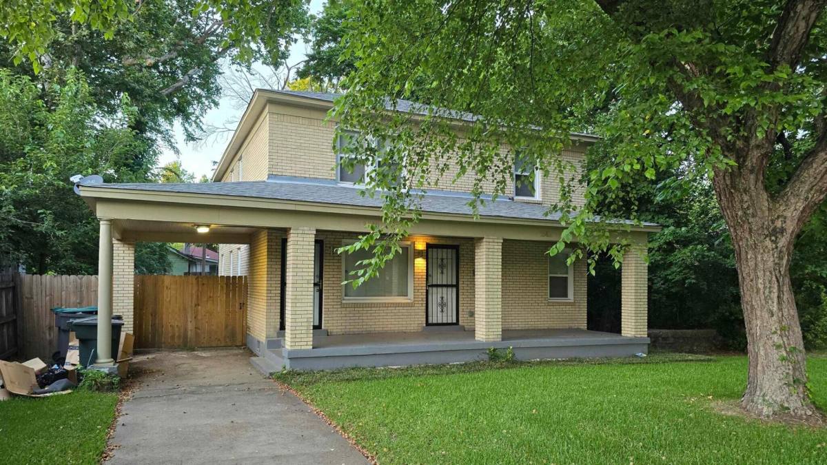 Apartment for rent at 1540 Tutwiler Ave #UPSTAIRS, Memphis, TN 38107