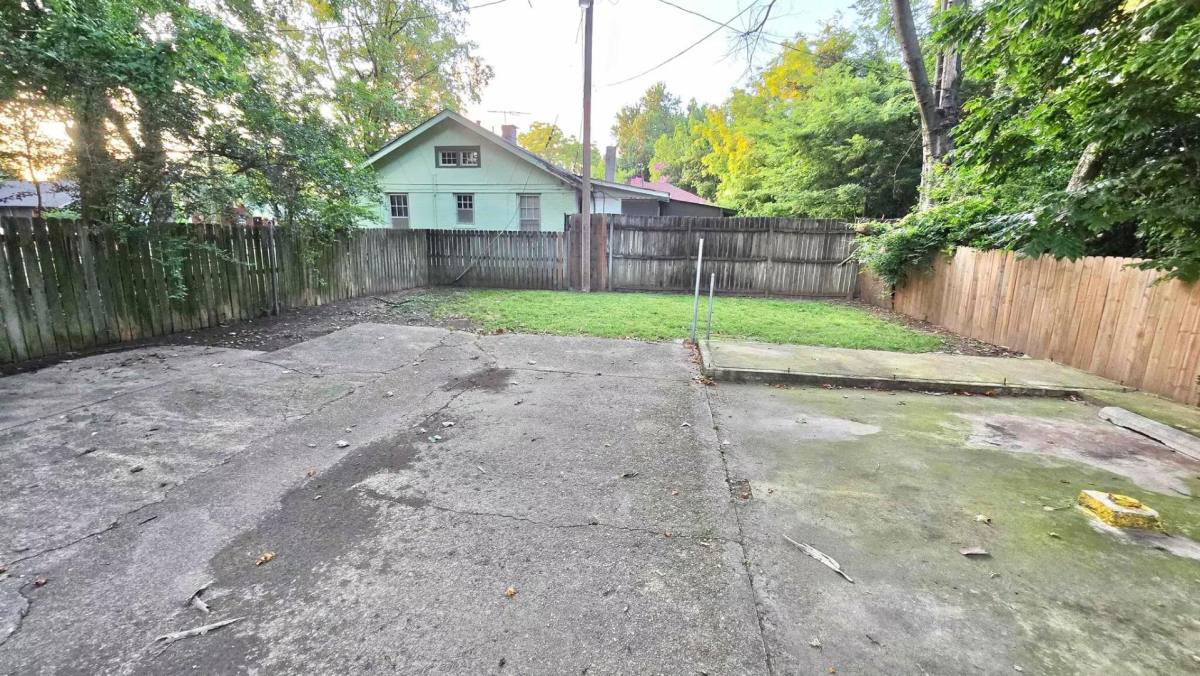 Apartment for rent at 1540 Tutwiler Ave #DOWNSTAIRS, Memphis, TN 38107