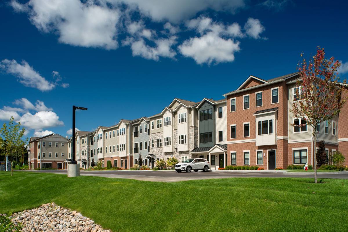 Apartment for rent at 2 Rivers Run Dr, Schenectady, NY 12309