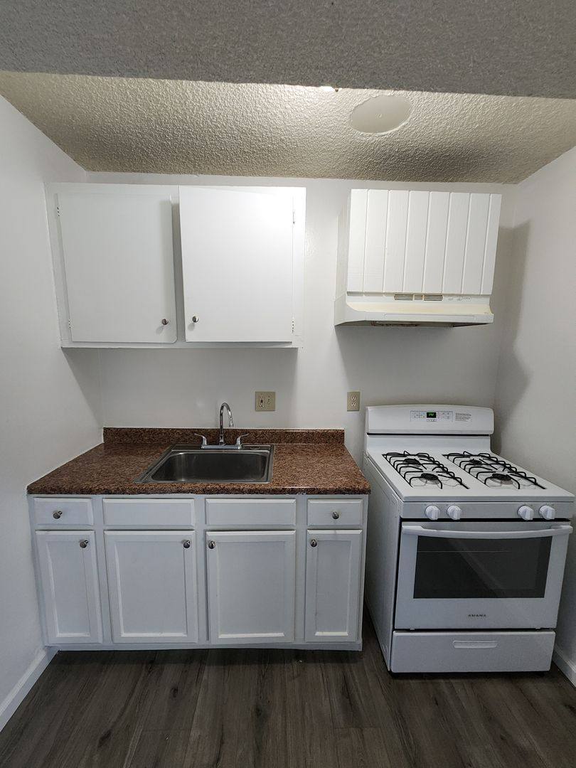 Apartment for rent at 411 N Bush St, Anaheim, CA 92805