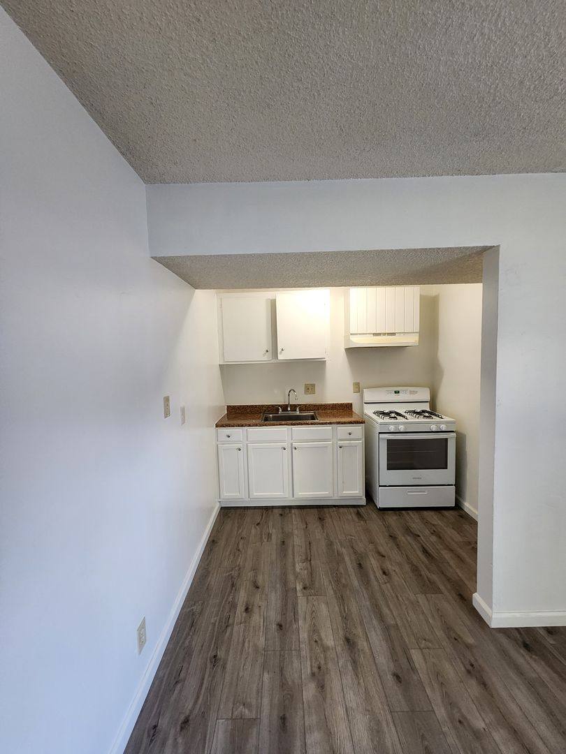 Apartment for rent at 411 N Bush St, Anaheim, CA 92805