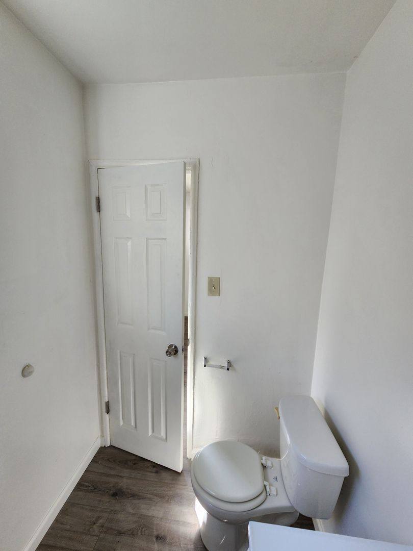 Apartment for rent at 411 N Bush St, Anaheim, CA 92805