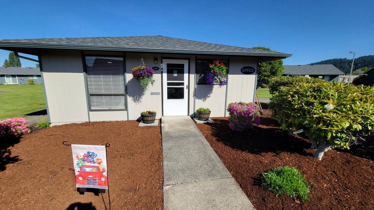 Apartment for rent at 15881 64th St E, Sumner, WA 98390